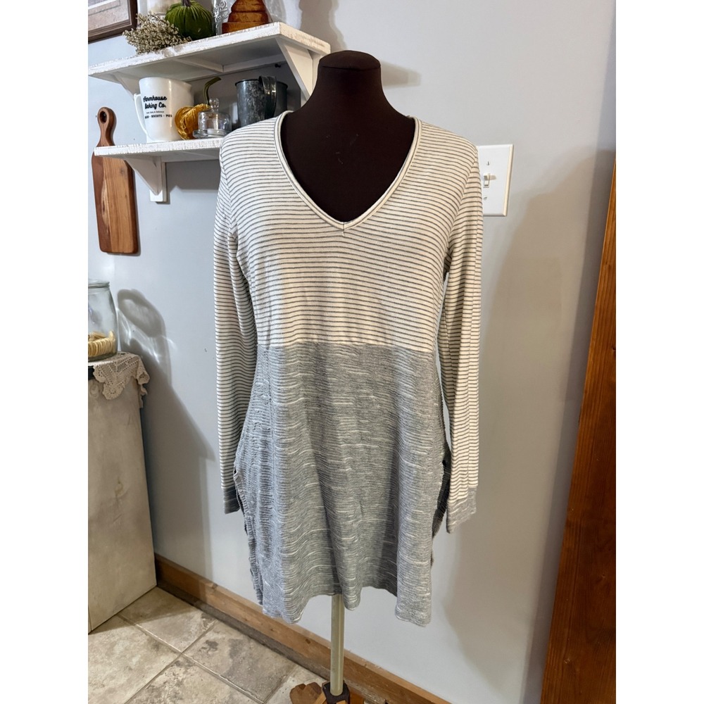Saturday Sunday Tunic Medium Gray White Striped Colorblock Knit Top minimalist